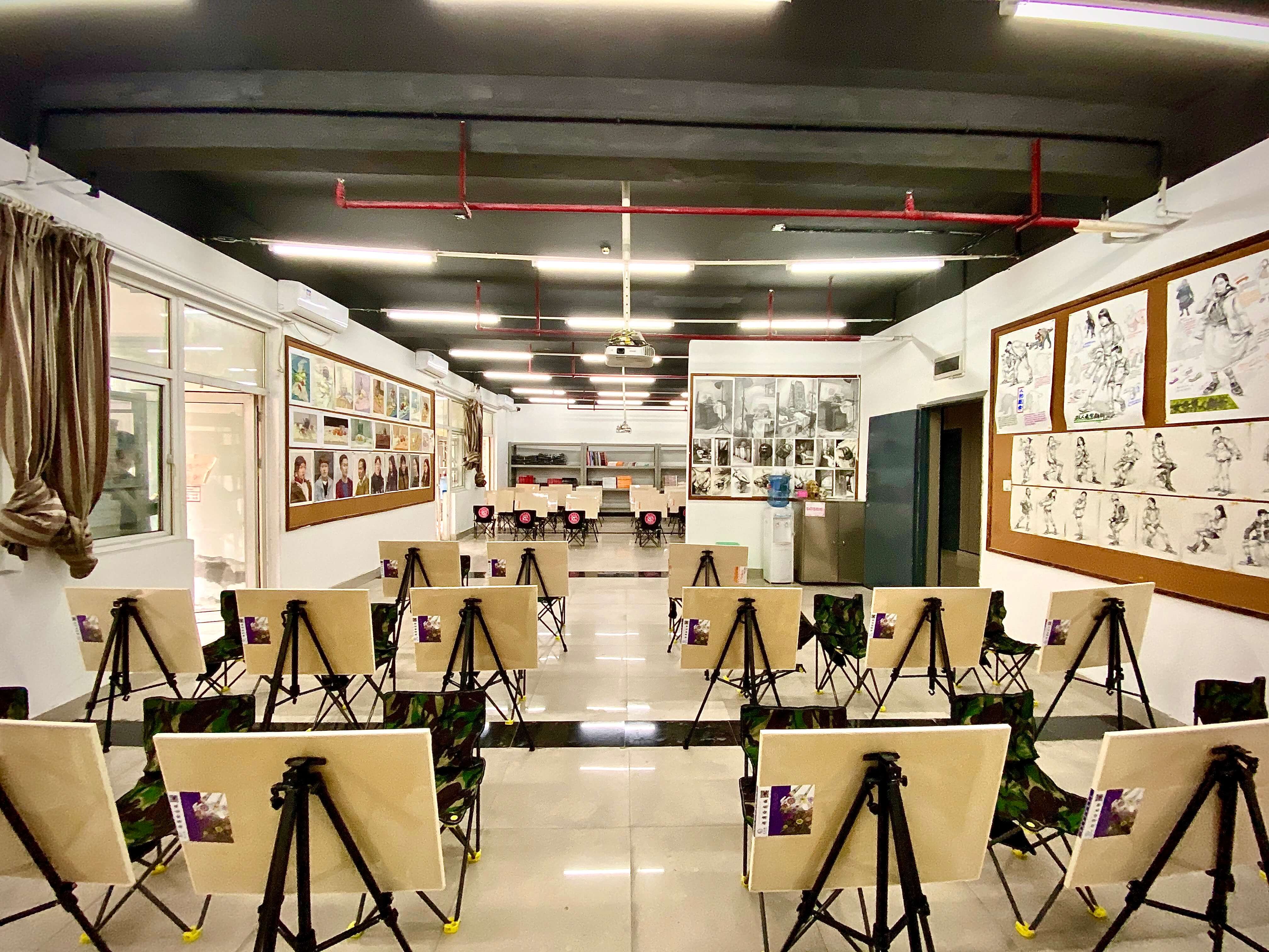 重慶美術(shù)培訓畫室環(huán)境-教學環(huán)境