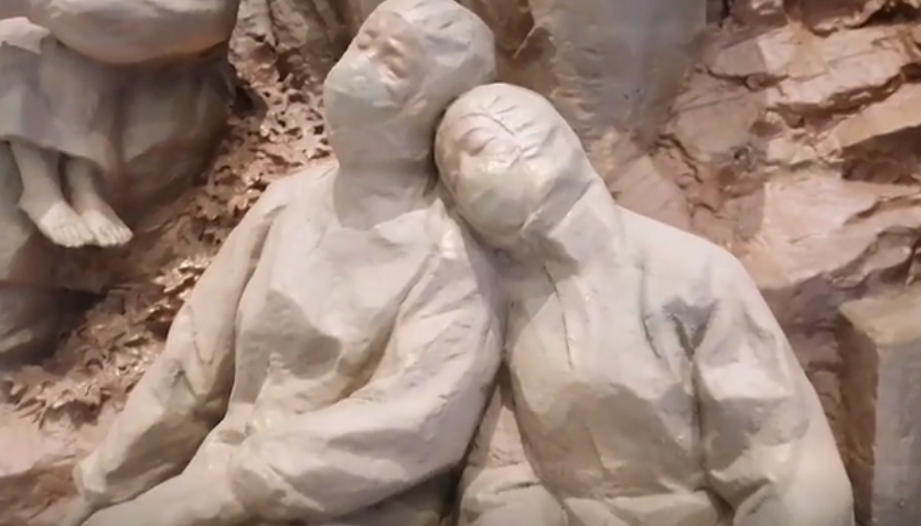 重慶龍行藝術(shù)培訓(xùn)學(xué)校帶你逛沙坪壩區(qū)大學(xué)城熙街羅中立美術(shù)館，大型群雕作品欣賞 ！